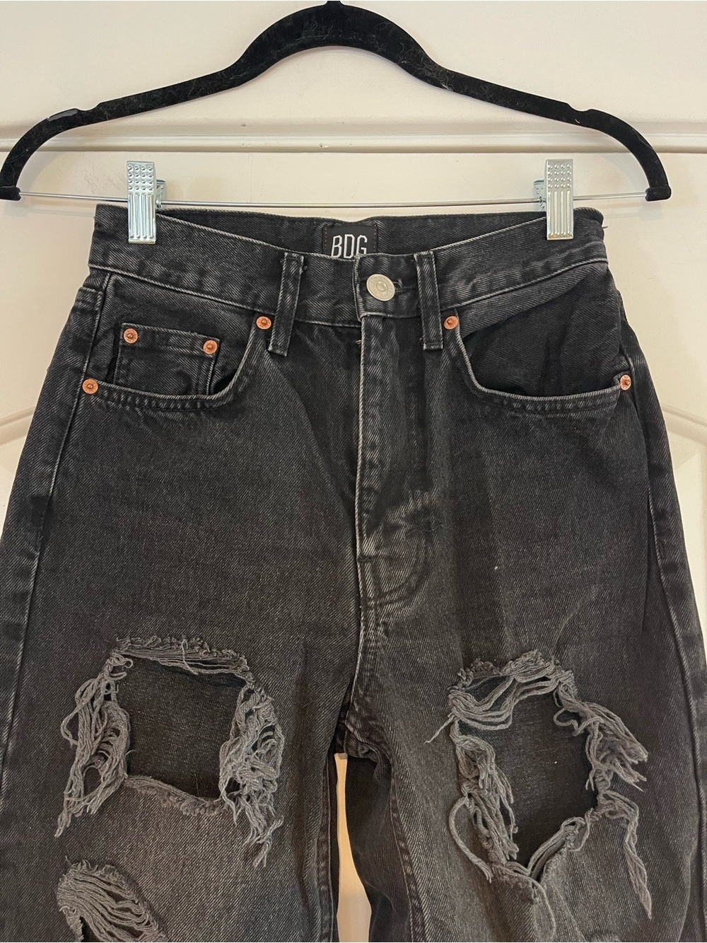 BDG High Rise Baggy Ripped Jean - 24 - Picture 3 of 5